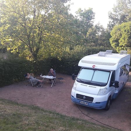 Camping Les Feuilles Chauffailles Exteriör bild