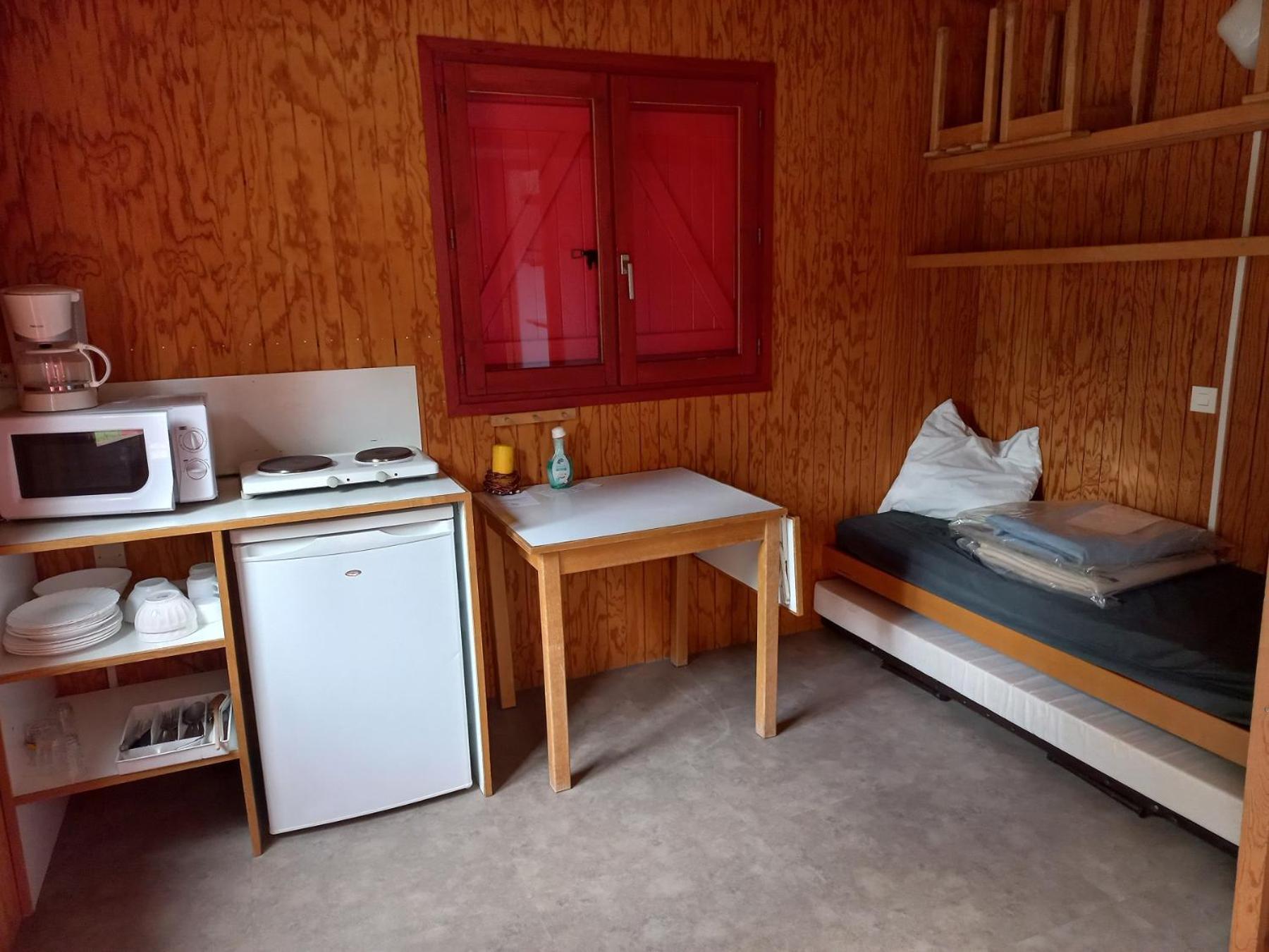 Camping Les Feuilles Chauffailles Exteriör bild