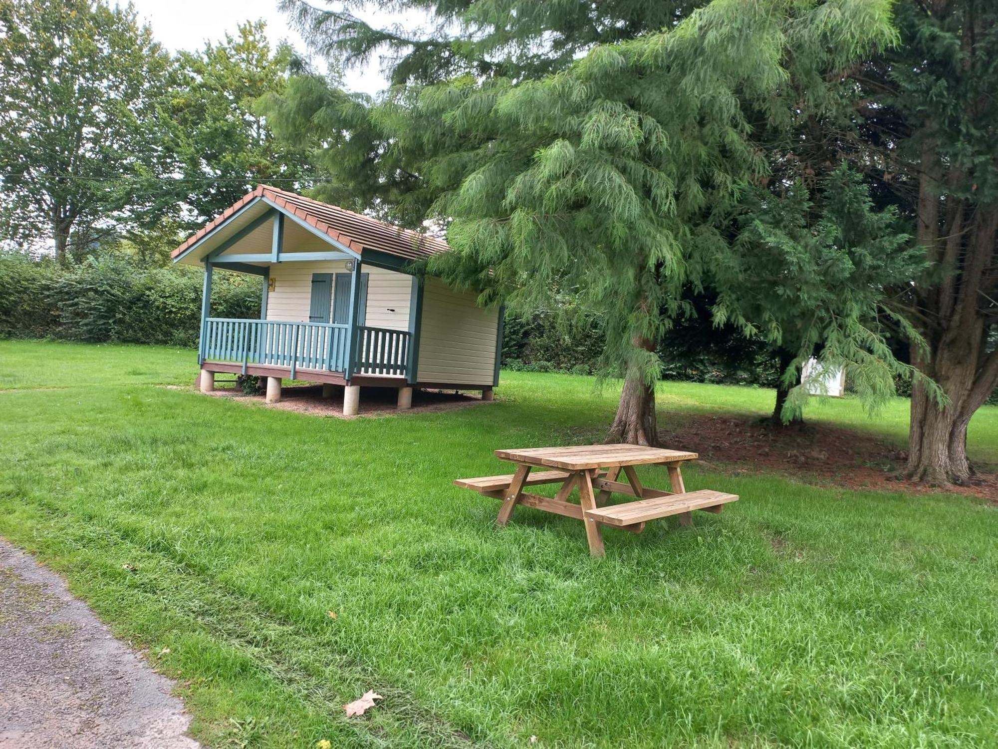 Camping Les Feuilles Chauffailles Exteriör bild