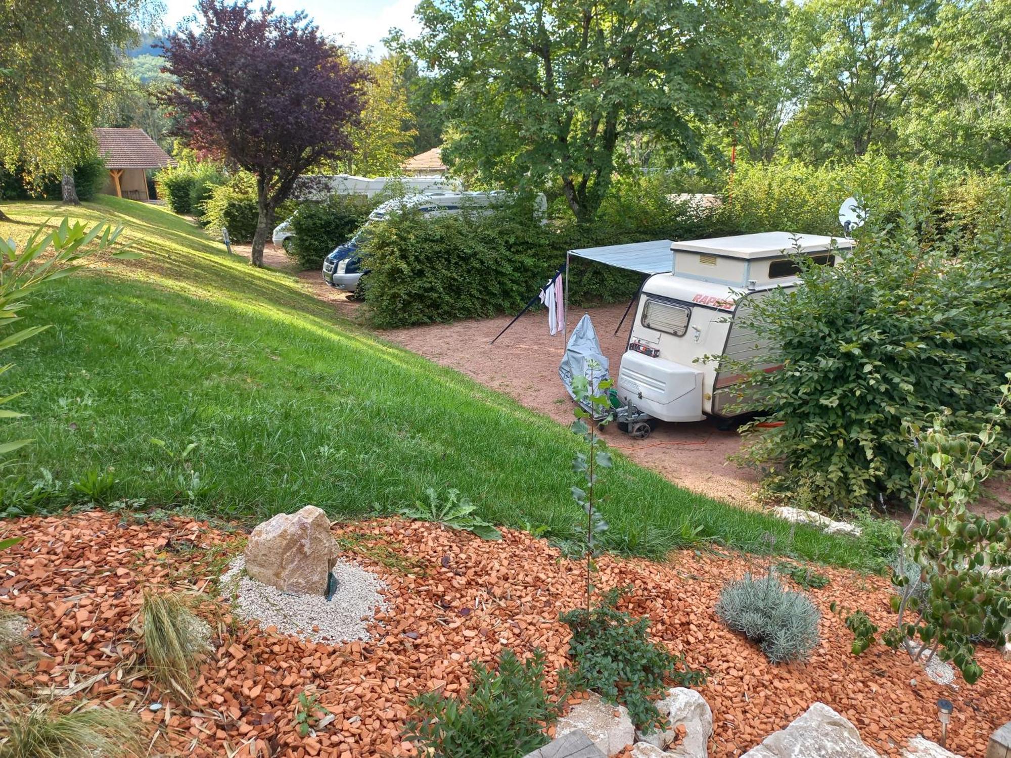 Camping Les Feuilles Chauffailles Exteriör bild