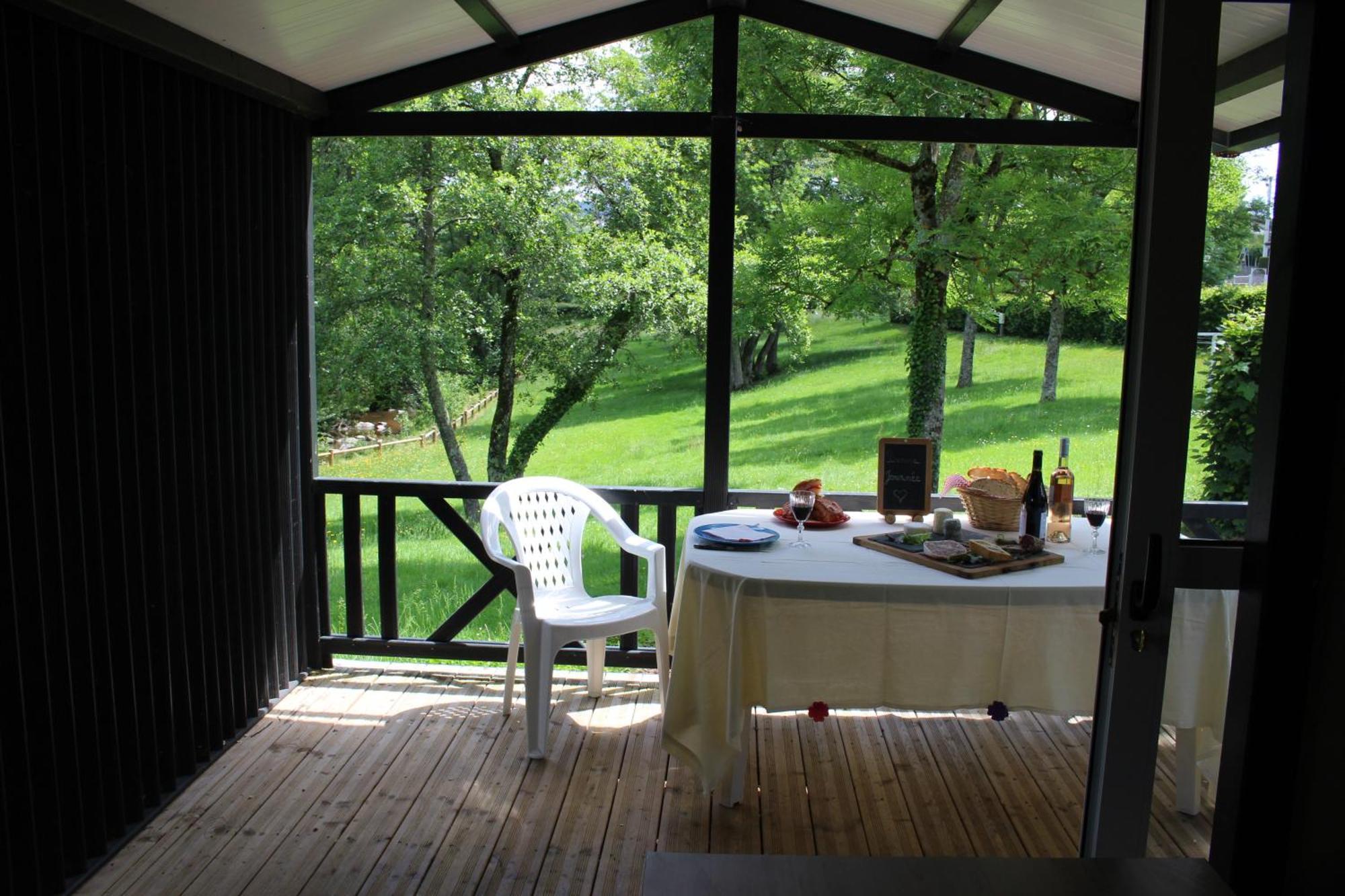 Camping Les Feuilles Chauffailles Exteriör bild