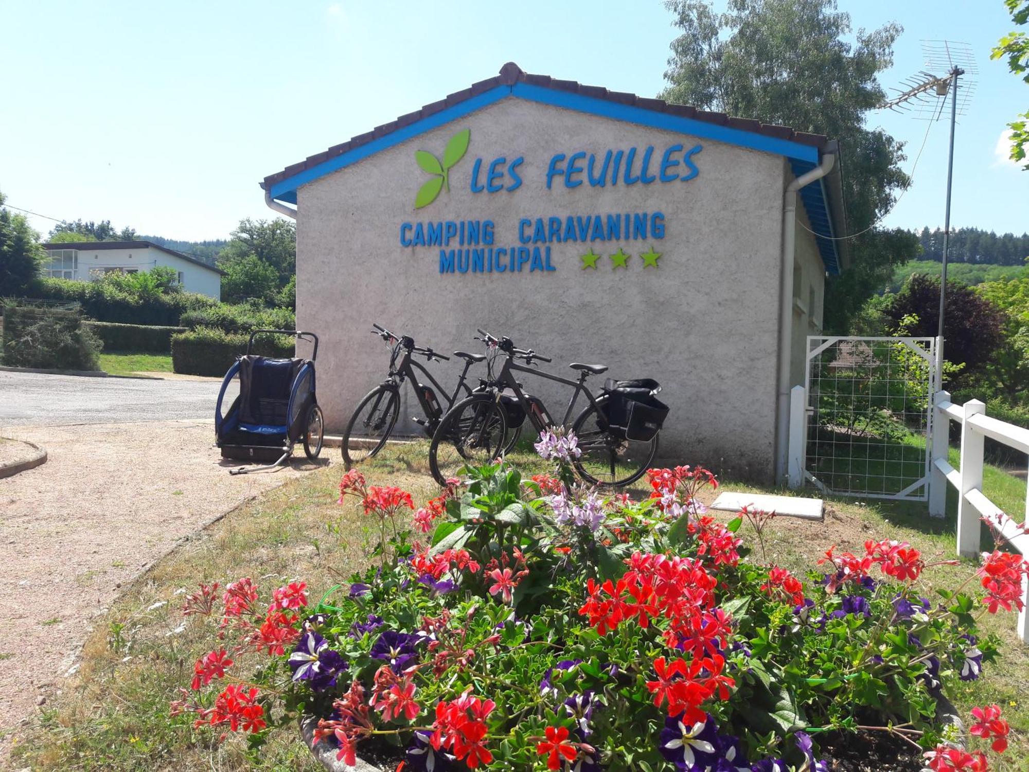 Camping Les Feuilles Chauffailles Exteriör bild